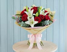 Букет цветов из:  Лилии и Розы в Марках