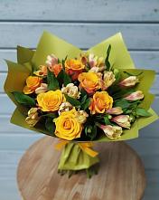 Букет цветов из:  Альстромерии и Розы в Марках