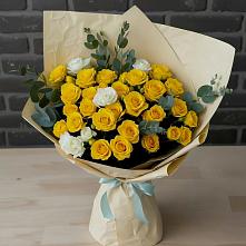 Букет цветов из:  Розы в Марках