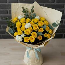Букет цветов из:  Розы в Марках