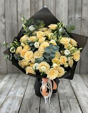 Букет цветов из:  Розы и Лизиантусы в Марках