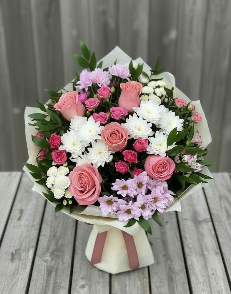 Букет цветов из: Альстромерии, Гвоздики, Розы и Хризантемы в Марках