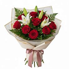 Букет цветов из:  Лилии и Розы в Марках