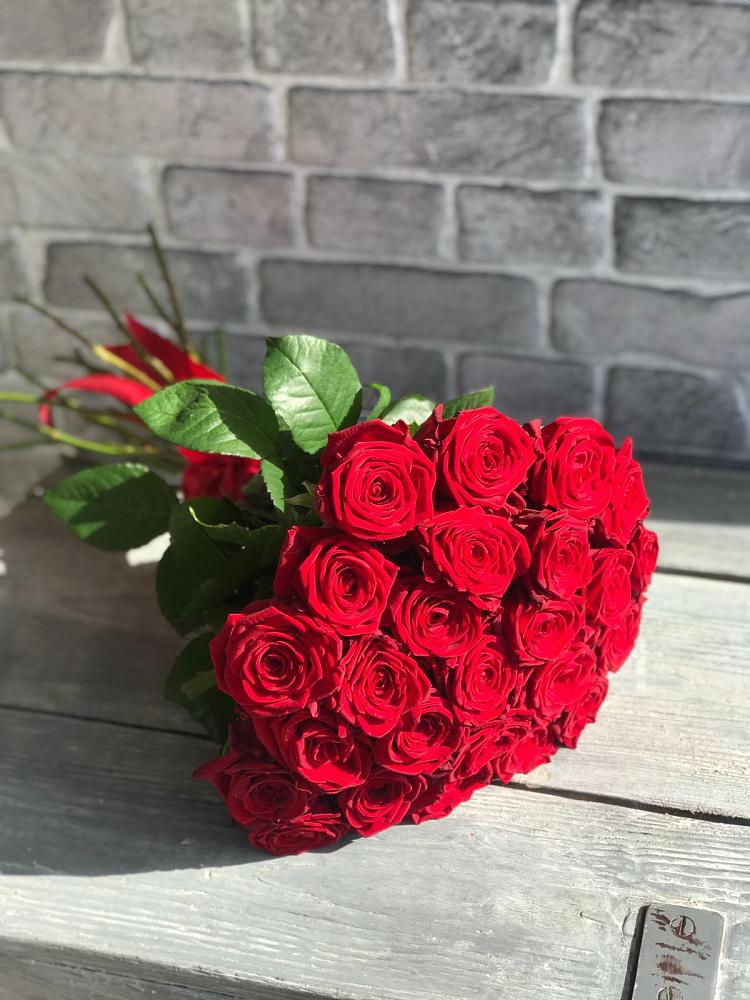 Букет Красные розы Фридом в Марках