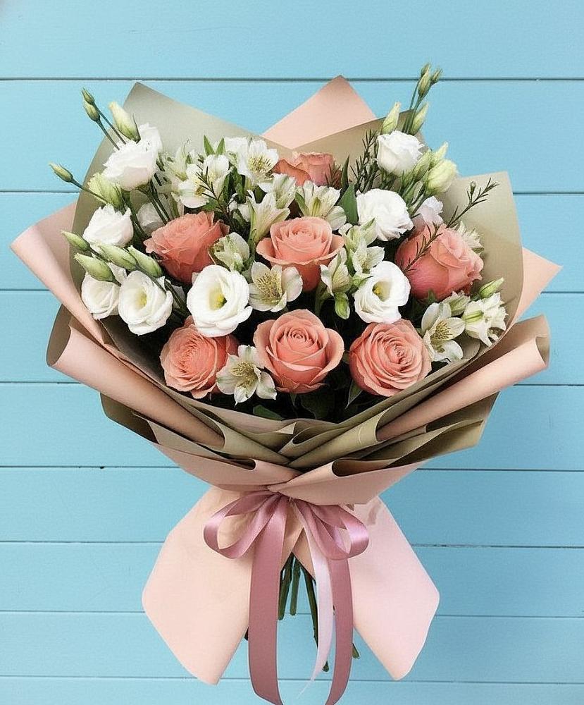 Букет цветов из: Розы, Альстромерии и Лизиантусы в Марках