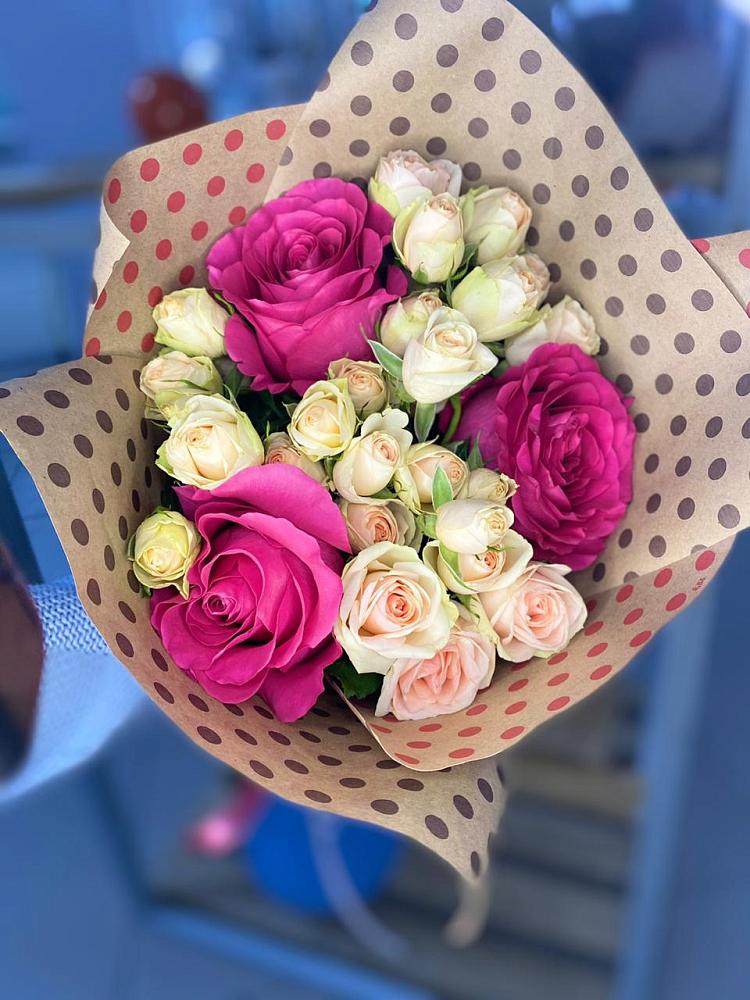 Букет цветов из: Розы в Марках