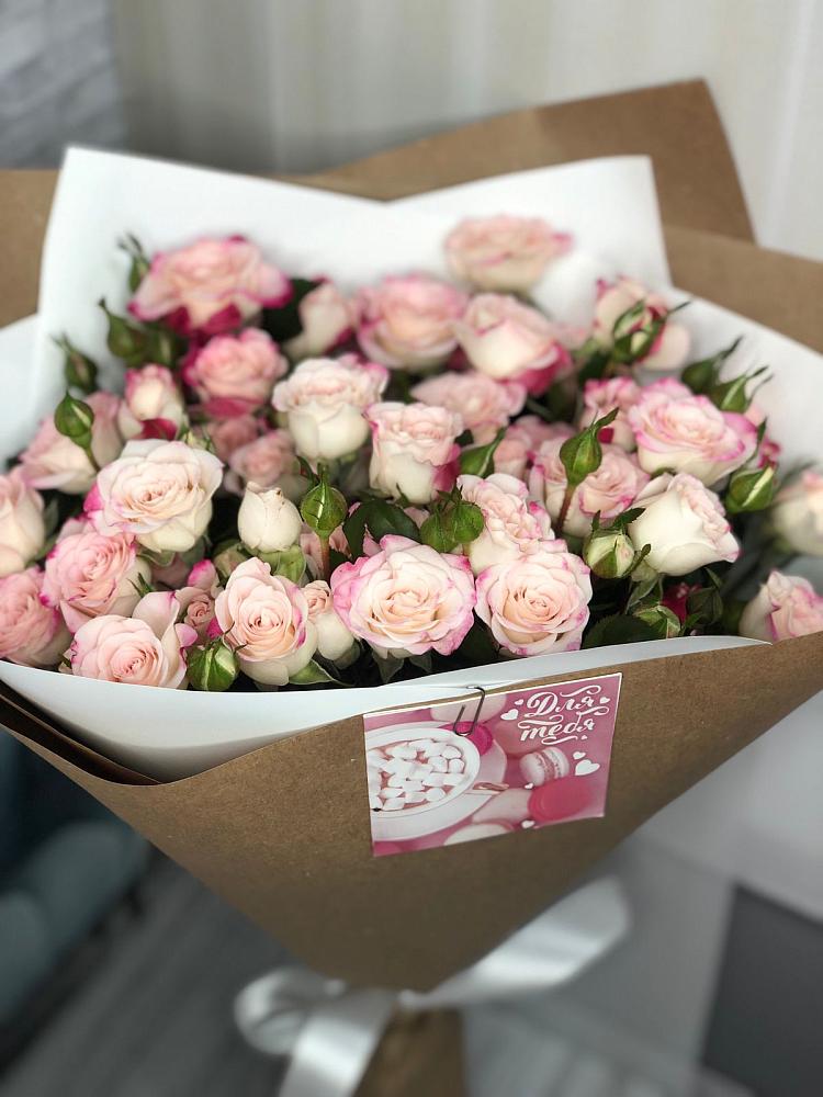 Букет цветов из: Розы в Марках