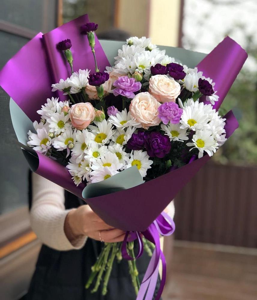 Букет цветов из: Хризантемы, Гвоздики и Розы в Марках