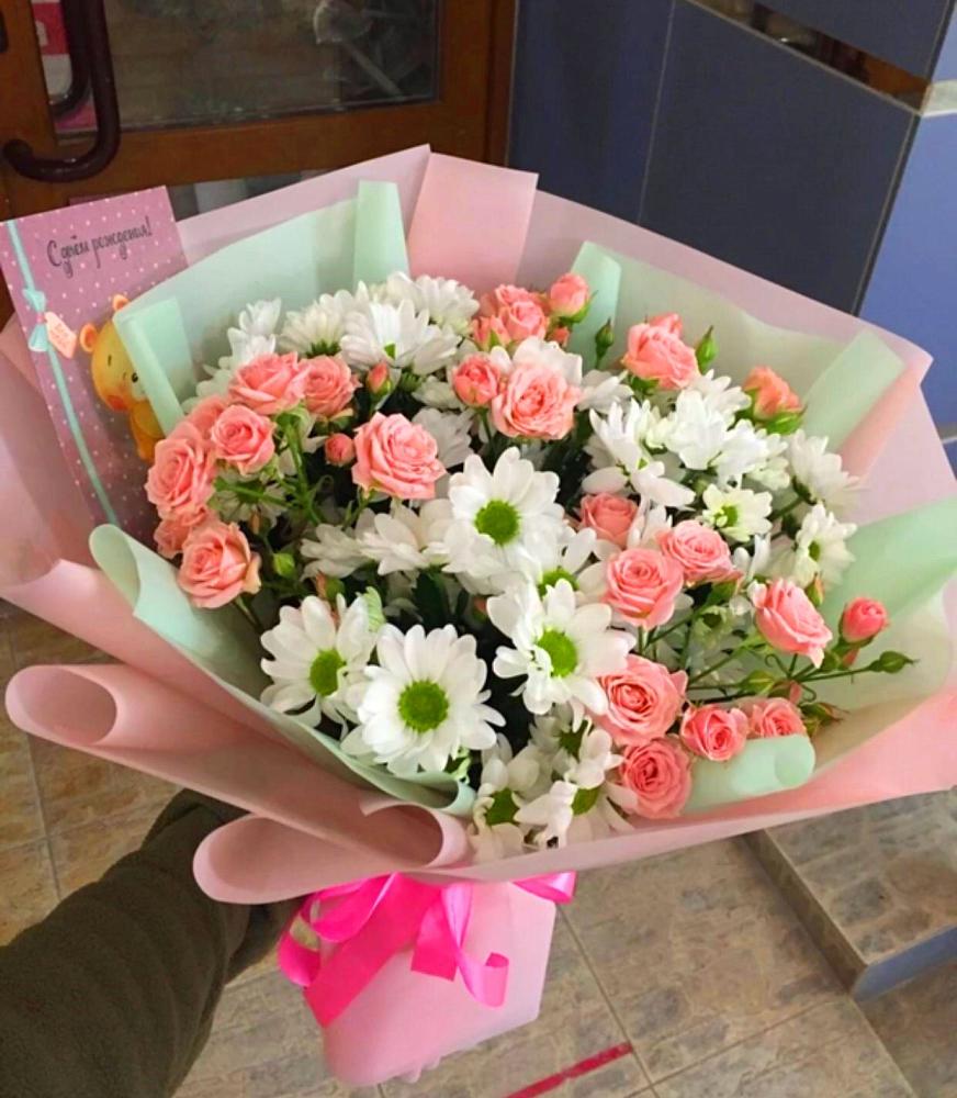 Букет цветов из: Розы и Хризантемы в Марках