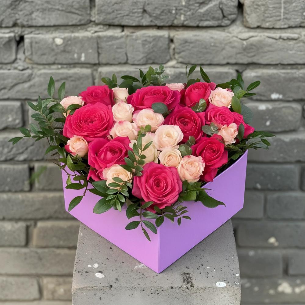 Цветочная композиция из Розы в коробке в Марках