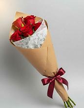 Букет цветов из:  Розы в Марках