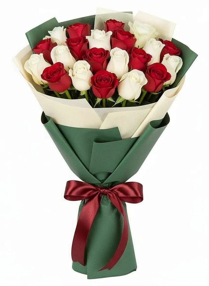 Букет Микс из красных и белых роз в Марках