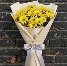 Букет цветов из:  Хризантемы в Марках