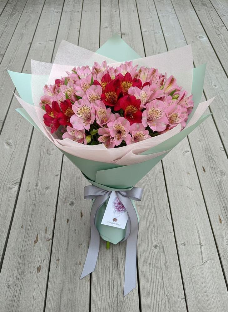 Букет цветов из: Альстромерии в Марках