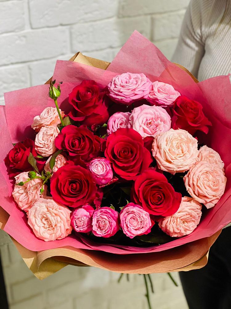 Букет цветов из: Розы в Марках