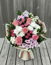 Букет цветов из:  Альстромерии, Гвоздики, Розы и Хризантемы в Марках