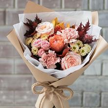 Букет цветов из:  Гвоздики, Хризантемы и Розы в Марках