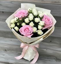 Букет цветов из:  Розы в Марках