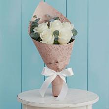 Букет цветов из:  Розы в Марках