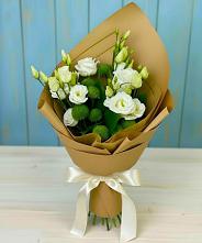 Букет цветов из:  Хризантемы и Лизиантусы в Марках