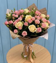 Букет цветов из:  Розы в Марках