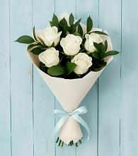 Букет цветов из:  Розы в Марках