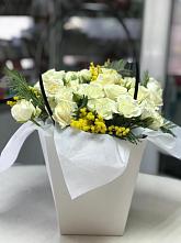 Цветочная композиция из Розы  в Марках