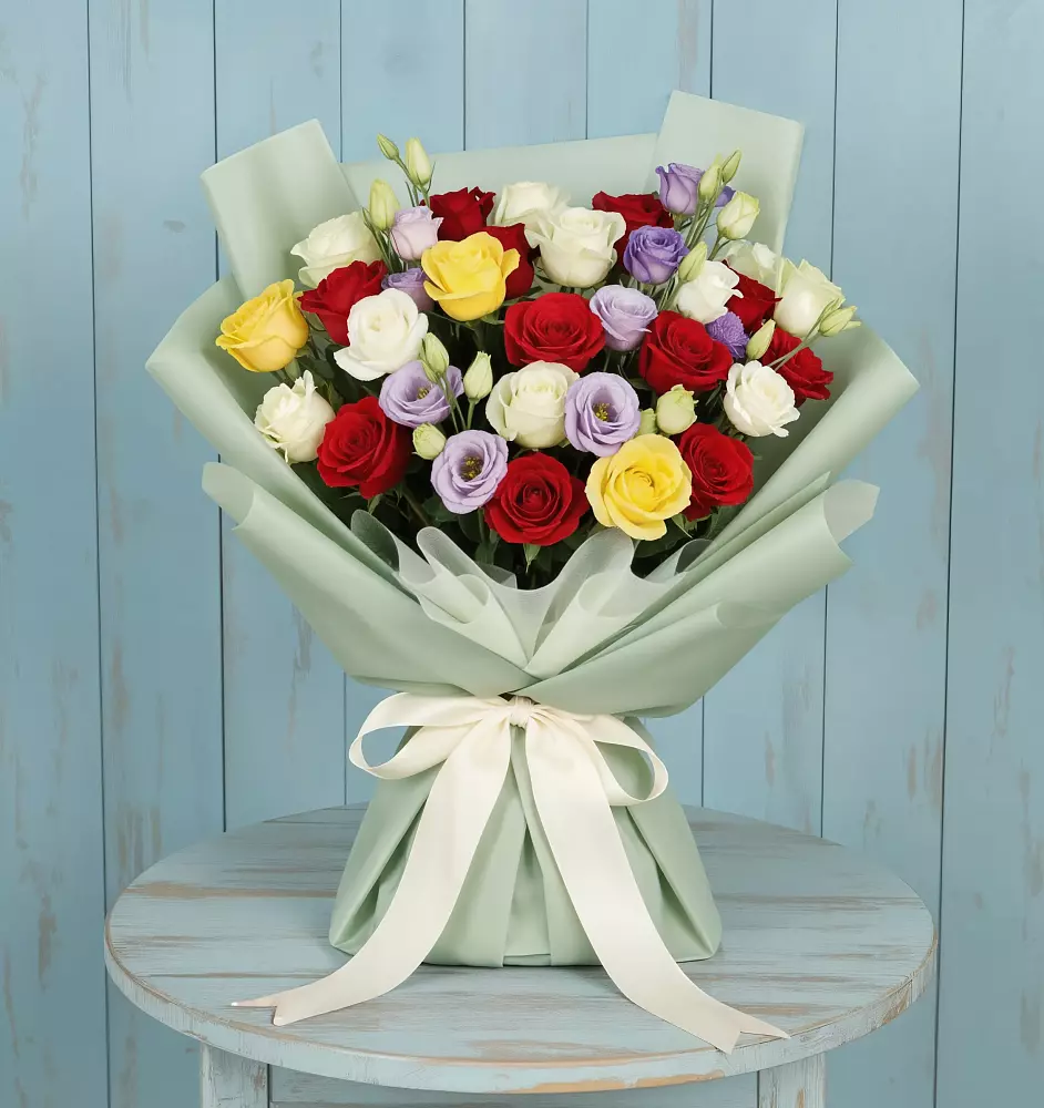 Букет цветов из: Розы в Марках