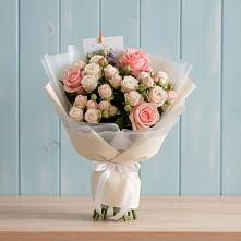 Букет цветов из:  Розы в Марках