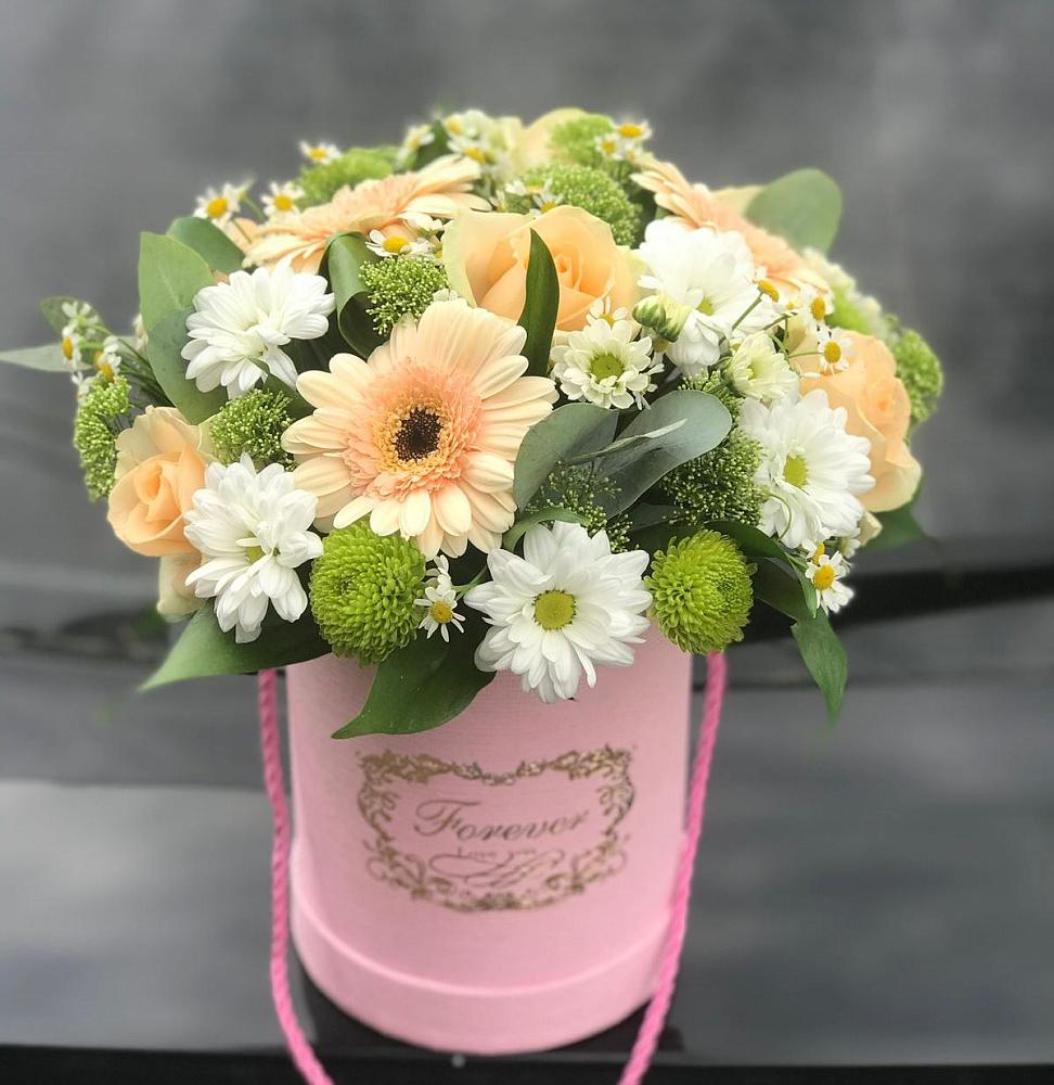 Цветочная композиция из Розы, Герберы и Хризантемы в шляпной коробке в Марках