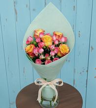 Букет цветов из:  Розы в Марках