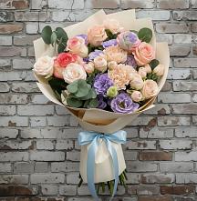 Букет цветов из:  Розы, Лизиантусы и Гвоздики в Марках