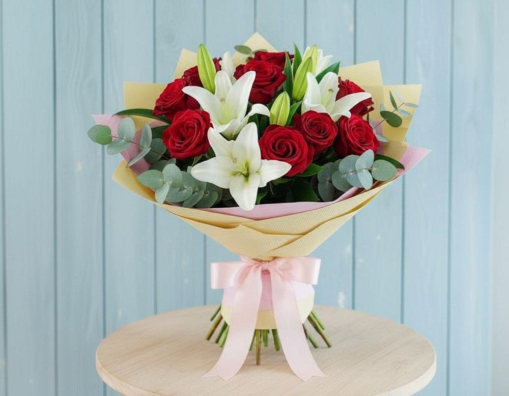 Букет цветов из: Лилии и Розы в Марках