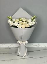 Букет цветов из:  Розы и Лизиантусы в Марках